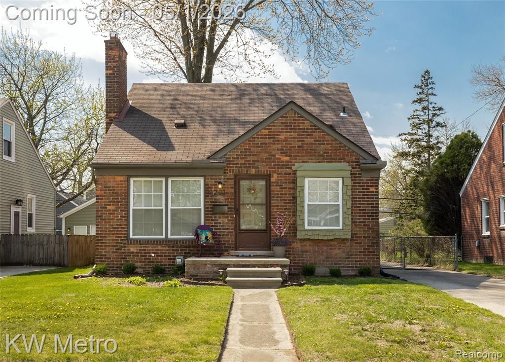201 N Rembrandt Avenue, Royal Oak, MI 48067