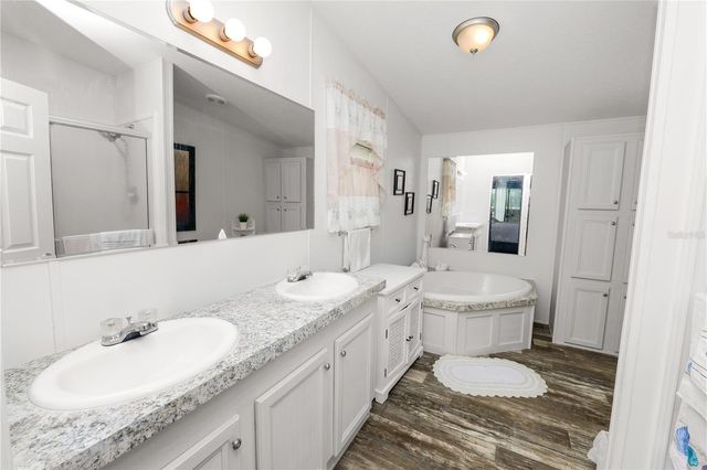 1052 LAMP POST LANE, Lakeland, FL 33809
