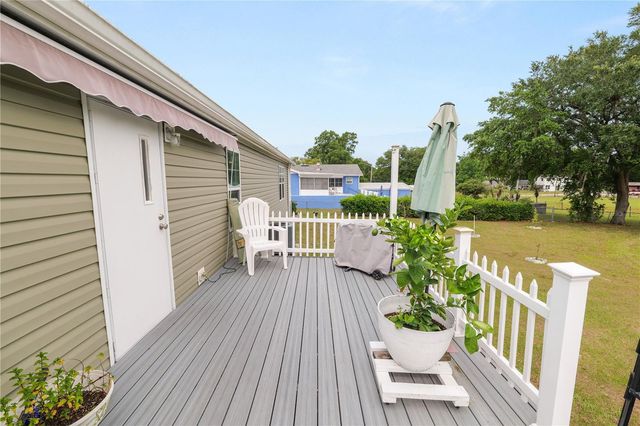 1052 LAMP POST LANE, Lakeland, FL 33809