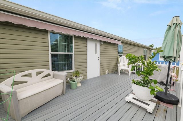 1052 LAMP POST LANE, Lakeland, FL 33809