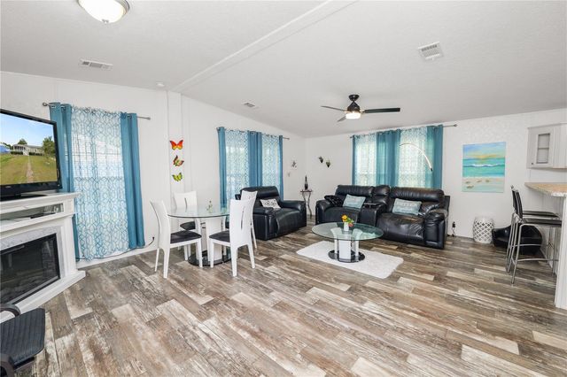 1052 LAMP POST LANE, Lakeland, FL 33809