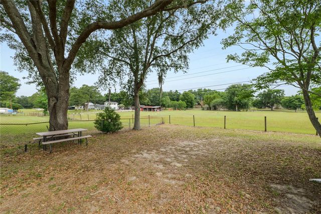 1052 LAMP POST LANE, Lakeland, FL 33809