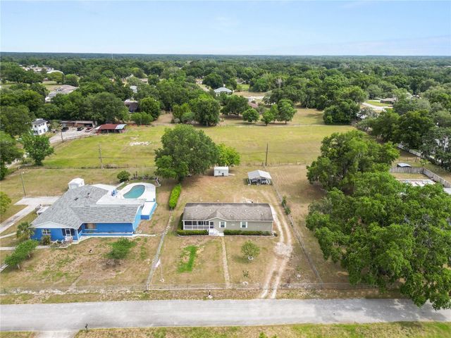 1052 LAMP POST LANE, Lakeland, FL 33809