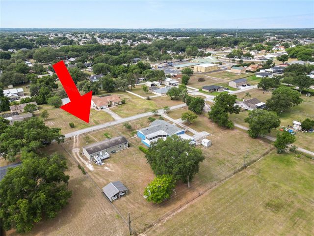1052 LAMP POST LANE, Lakeland, FL 33809