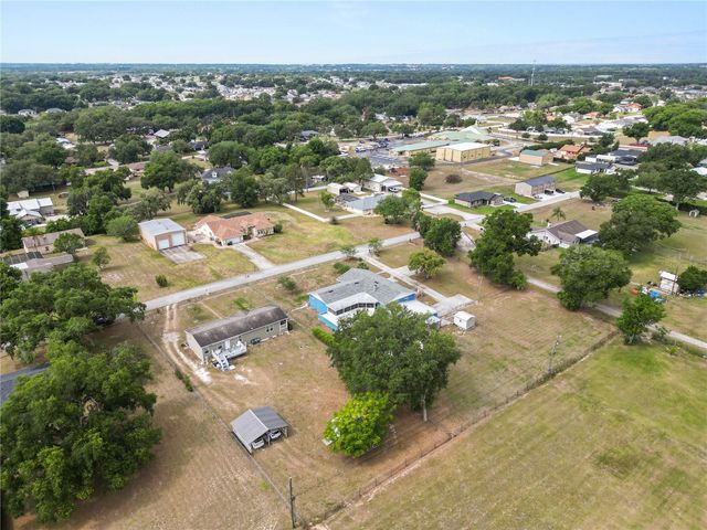 1052 LAMP POST LANE, Lakeland, FL 33809
