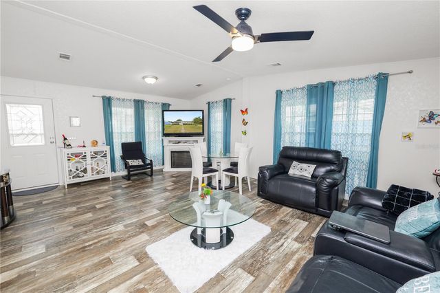 1052 LAMP POST LANE, Lakeland, FL 33809