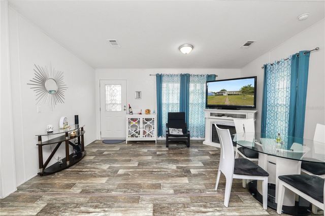 1052 LAMP POST LANE, Lakeland, FL 33809