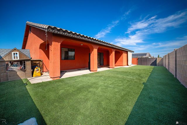 517 E 13 Pl, Somerton, AZ 85350