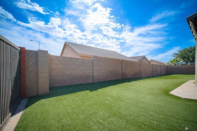 517 E 13 Pl, Somerton, AZ 85350