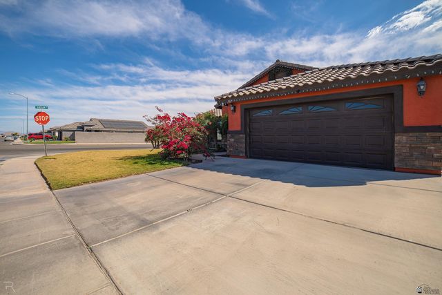517 E 13 Pl, Somerton, AZ 85350