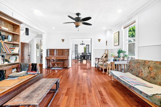 5646 Post Road, New York City, NY 10471