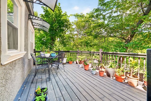 5646 Post Road, New York City, NY 10471