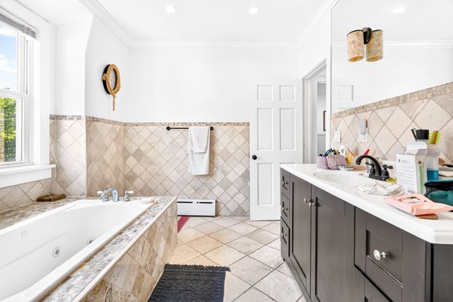 5646 Post Road, New York City, NY 10471