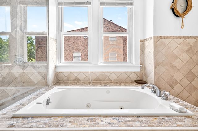 5646 Post Road, New York City, NY 10471