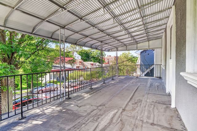 5646 Post Road, New York City, NY 10471