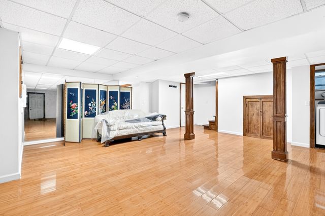 5646 Post Road, New York City, NY 10471