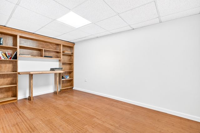 5646 Post Road, New York City, NY 10471