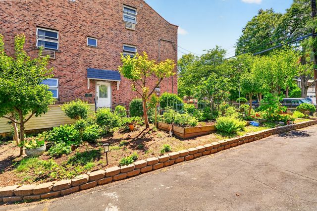 5646 Post Road, New York City, NY 10471