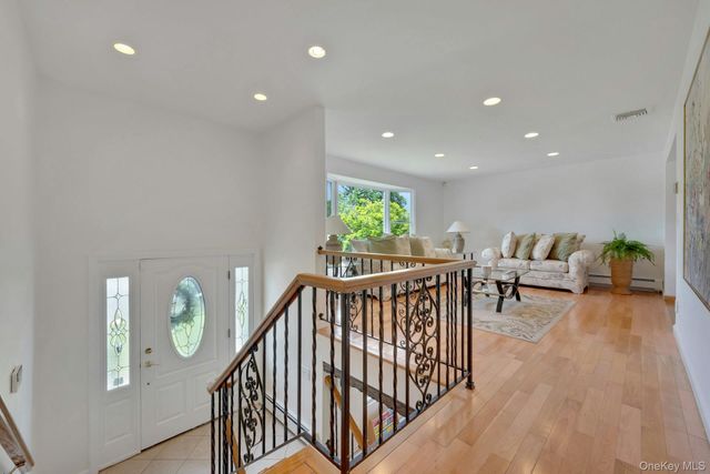 100 Neptune Avenue, New Rochelle, NY 10805