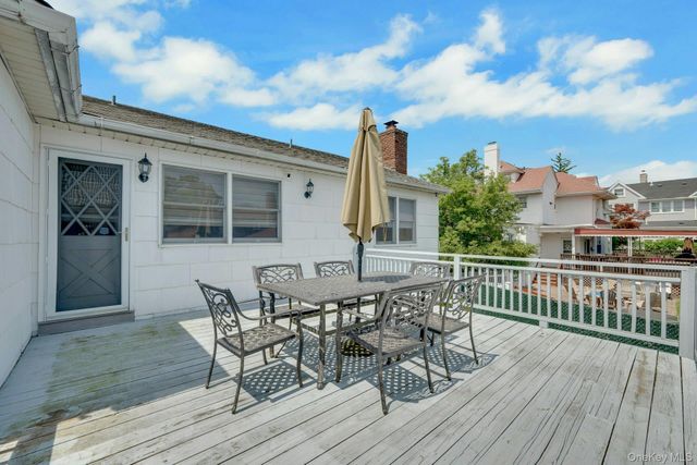 100 Neptune Avenue, New Rochelle, NY 10805