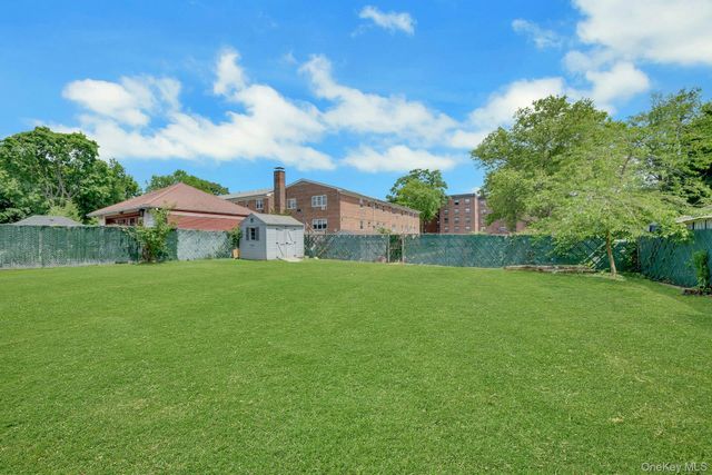 100 Neptune Avenue, New Rochelle, NY 10805
