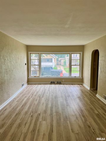 409 E THRUSH Avenue, Peoria, IL 61603