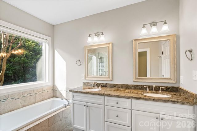 704 Deercross Lane, Waxhaw, NC 28173