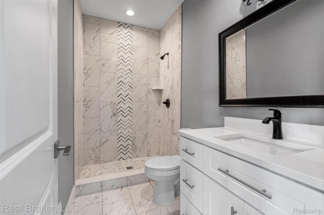 38165 Cherry Lane, Harrison Charter Township, MI 48045