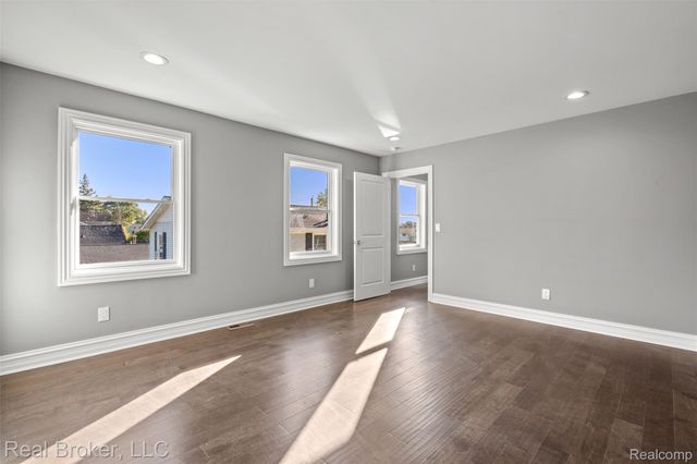 38165 Cherry Lane, Harrison Charter Township, MI 48045