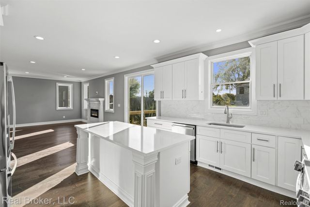 38165 Cherry Lane, Harrison Charter Township, MI 48045