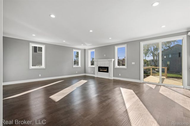 38165 Cherry Lane, Harrison Charter Township, MI 48045