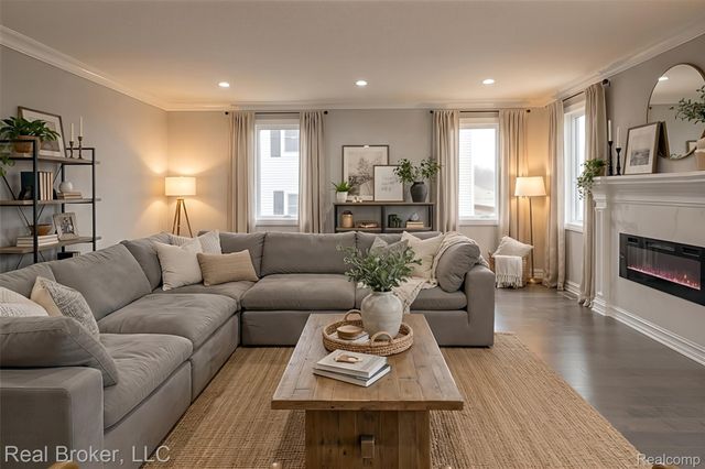 38165 Cherry Lane, Harrison Charter Township, MI 48045