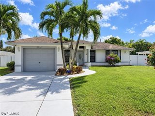 1728 54th TER SW, Naples, FL 34116