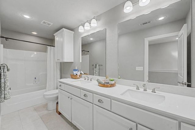 1319 Park Street, Lowell, AR 72745