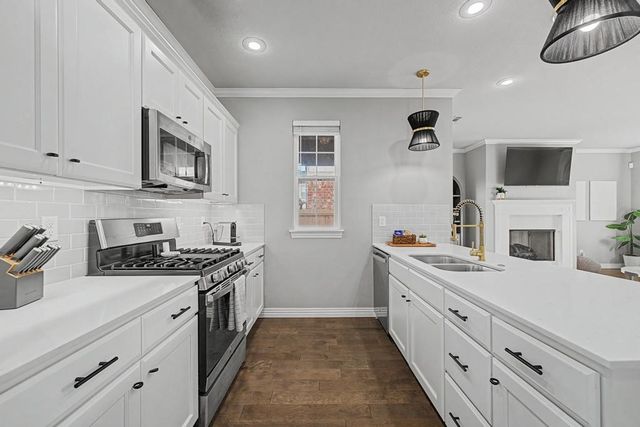 1319 Park Street, Lowell, AR 72745