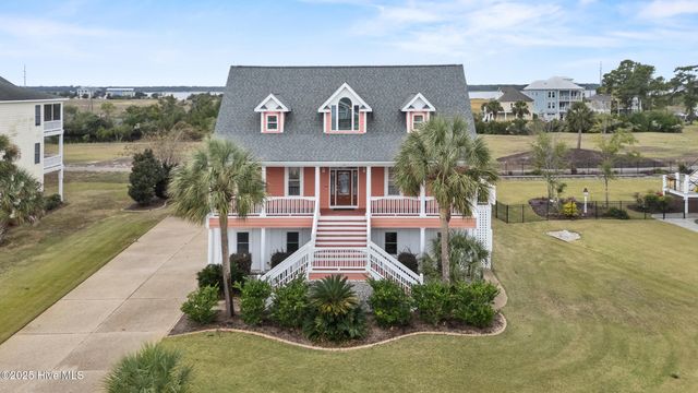 8222 Lakeview Drive, Wilmington, NC 28412