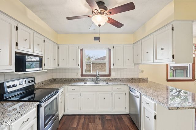 3029 San Jose Drive, Greenwood, IN 46143