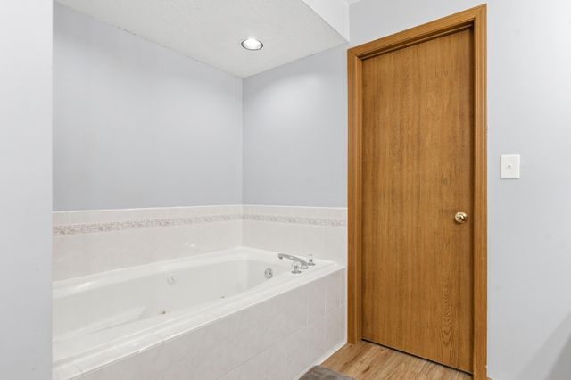 2611 Essington Road 2611, Joliet, IL 60435
