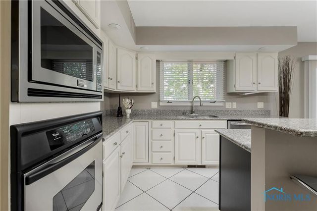 5310 Turnberry Lane, Sylvania, OH 43560