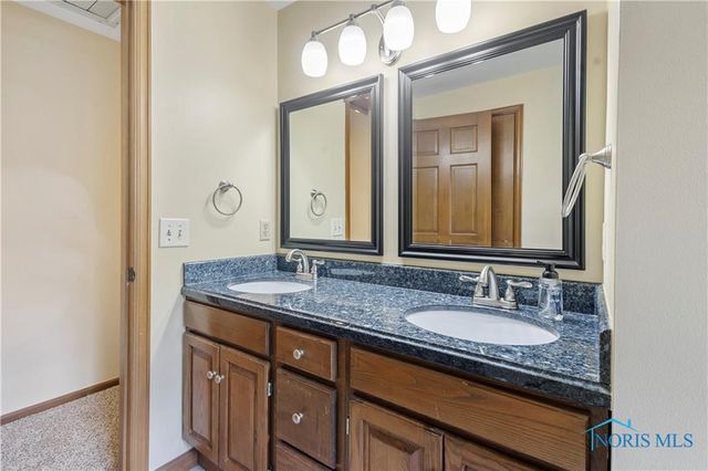 5310 Turnberry Lane, Sylvania, OH 43560