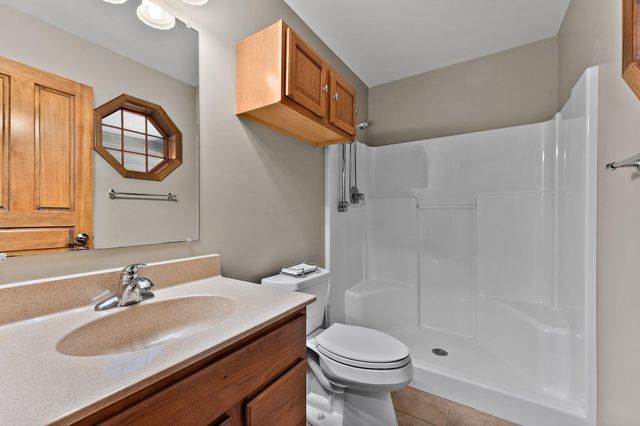 552 Fleetwood Drive N, Valparaiso, IN 46385