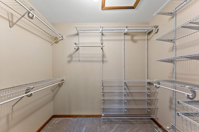 552 Fleetwood Drive N, Valparaiso, IN 46385