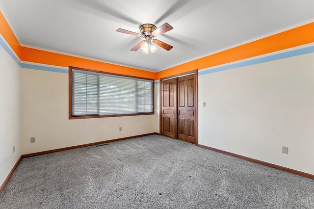 552 Fleetwood Drive N, Valparaiso, IN 46385