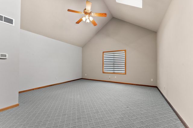 552 Fleetwood Drive N, Valparaiso, IN 46385