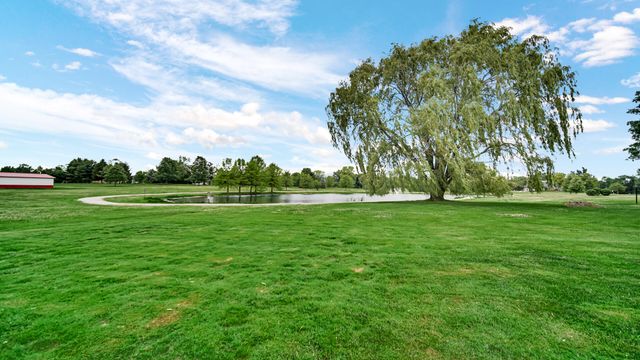 552 Fleetwood Drive N, Valparaiso, IN 46385