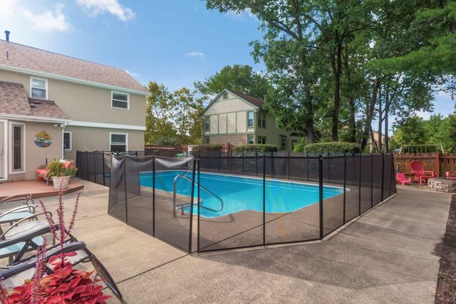 12980 Oakmere Drive, Pickerington, OH 43147