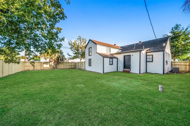 6829 Japonica Street, Houston, TX 77087