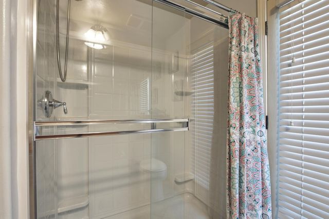 7082 E Ramona Way, Fresno, CA 93737
