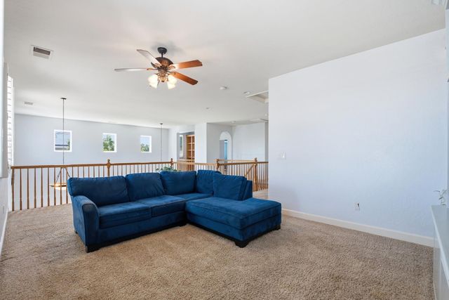7082 E Ramona Way, Fresno, CA 93737