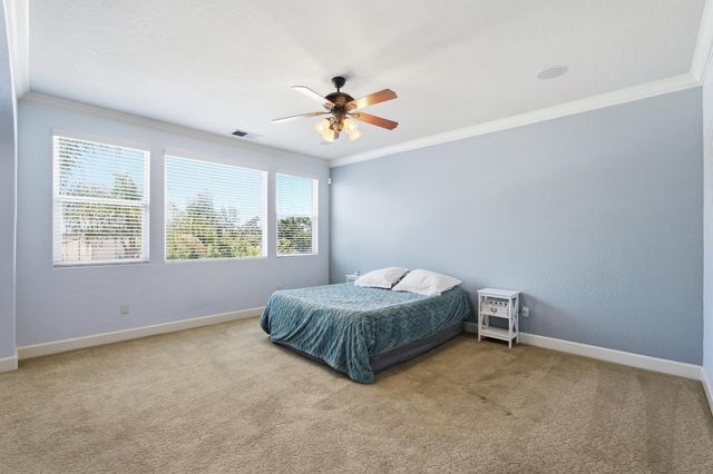 7082 E Ramona Way, Fresno, CA 93737